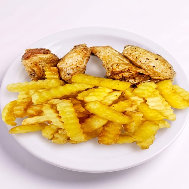 Kids Wings & Fries.